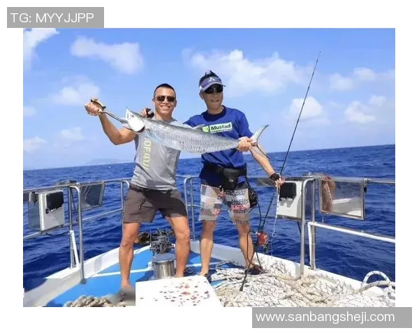 足球明星与海洋奇遇记高清抱鱼瞬间展现运动员的另一面 足球明星与海洋奇遇记高清抱鱼瞬间展现运动员的另一面