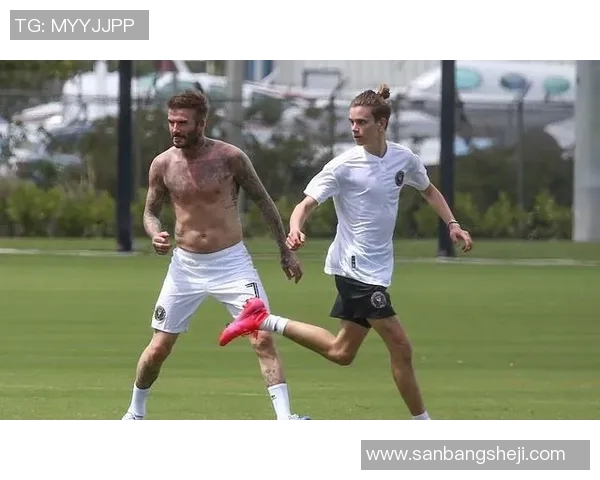 足球明星腹肌肌肉魅力展示健身效果惊艳全场的完美身材图片欣赏