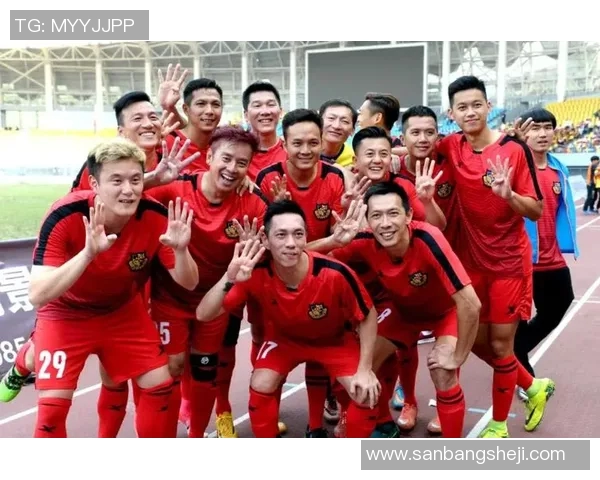 香港足球明星队在自贡展现风采助力地方足球发展与文化交流